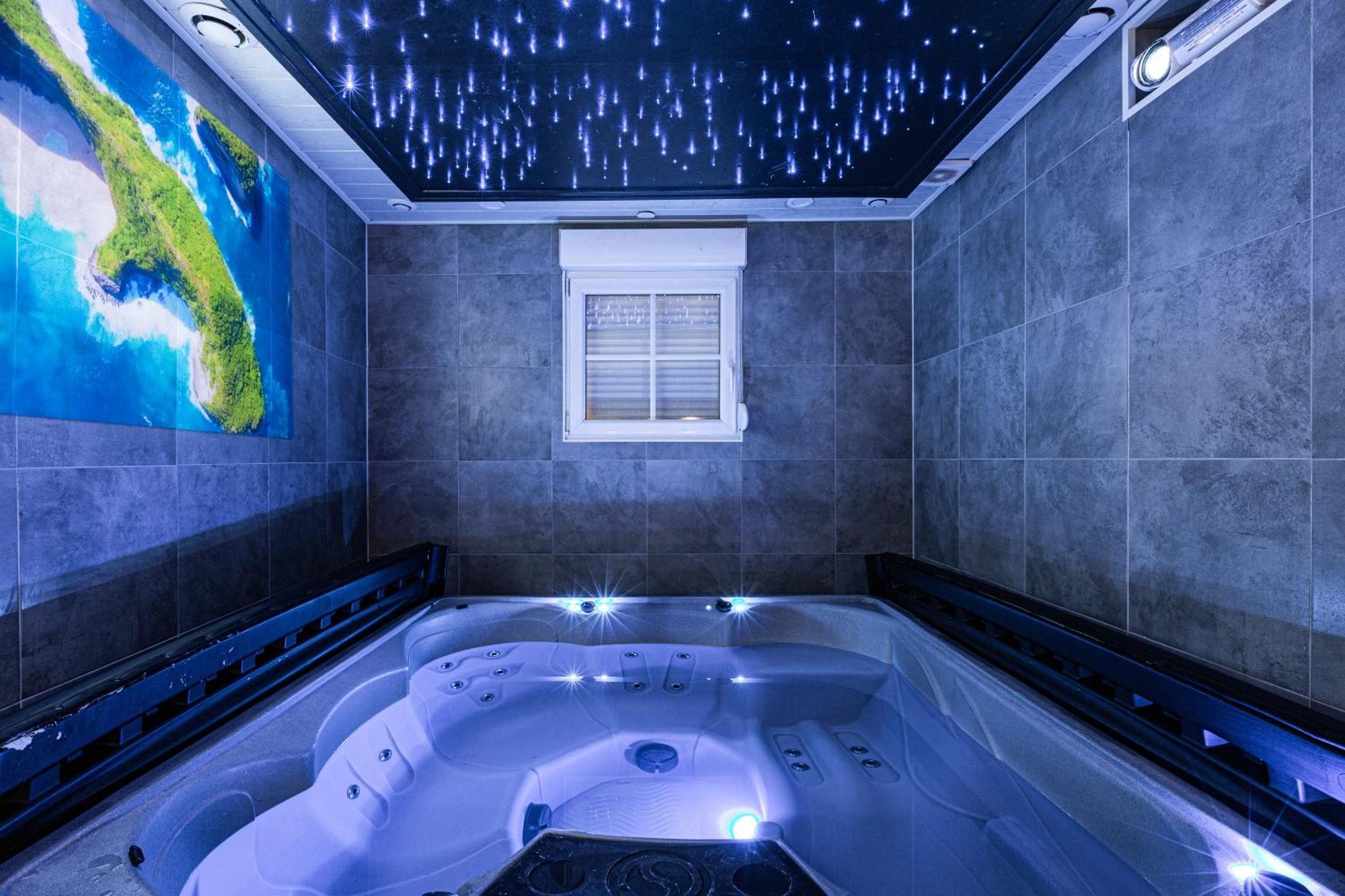 Gites Spa Strasbourg - Villa Ours - Spa Prive, Sauna, Borne D'Arcade, Babyfoot Ittenheim ภายนอก รูปภาพ